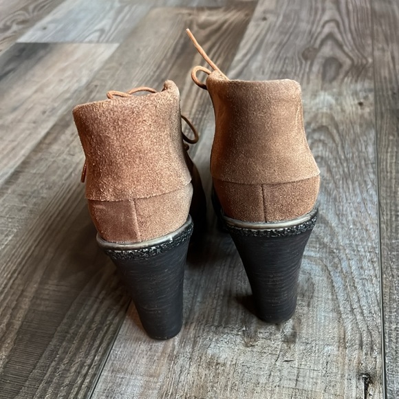 Aiden GC heeled ankle booties with slight wear tie up feature + 4” heel … - Picture 5 of 7